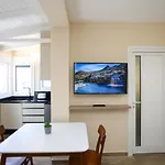 Queen Apartmets *