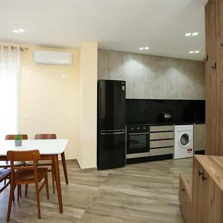 Queen Apartmets *