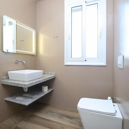 Queen Apartmets *