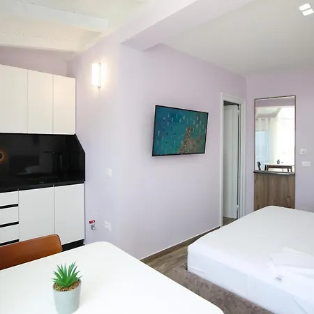 Queen Apartmets Apartament Wlora