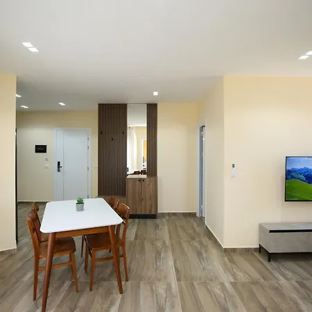 Queen Apartmets Appartement Vlorë